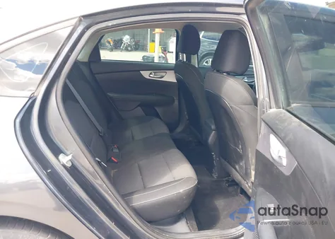 2024 Kia Forte Lxs z USA, uszkodzony, nr VIN 3KPF24AD3RE742104